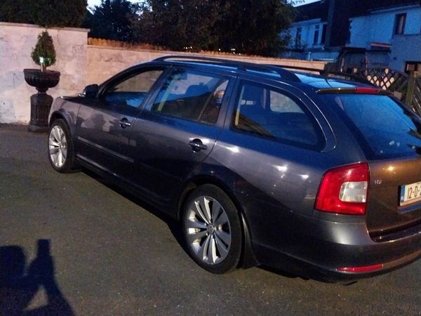 Skoda Octavia Estate, Diesel, 2012, Grey