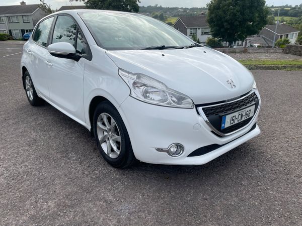 Peugeot 208 Hatchback, Diesel, 2015, White