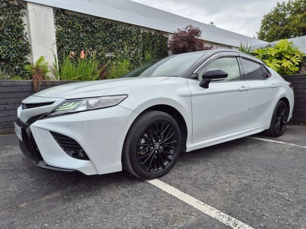 Toyota Camry Saloon, Hybrid, 2020, White