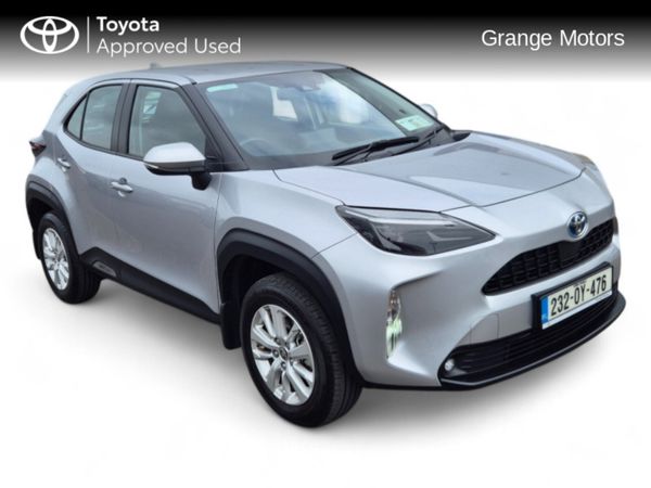 Toyota Yaris Cross Hatchback, Petrol Hybrid, 2023, Silver