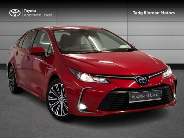 Toyota Corolla Saloon, Petrol Hybrid, 2021, Red