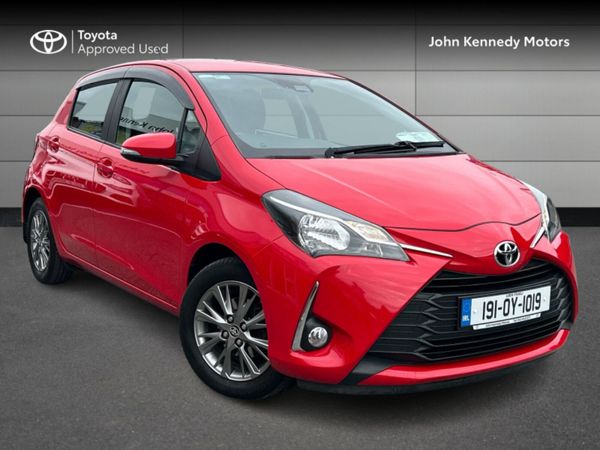 Toyota Yaris Hatchback, Petrol, 2019, Red