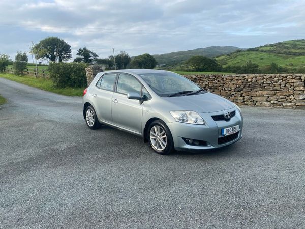 Toyota Auris Hatchback, Petrol, 2009, Silver