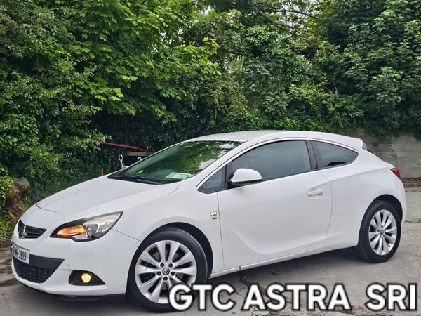 Vauxhall Astra Hatchback, Diesel, 2013, White