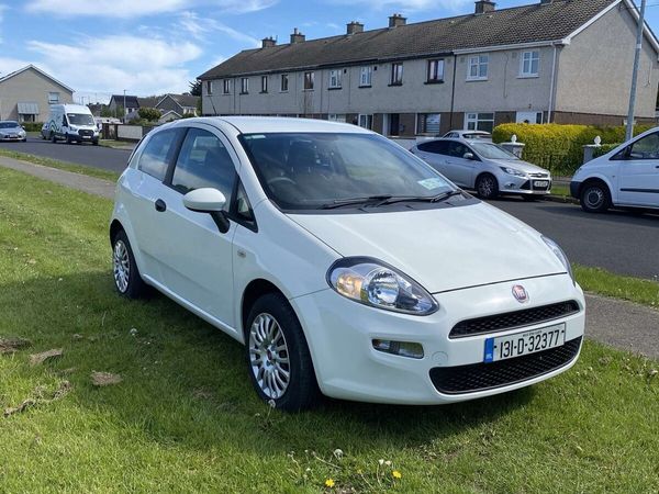 Fiat Punto Hatchback, Petrol, 2013, White