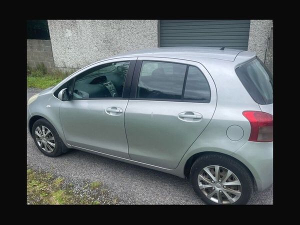 Toyota Yaris Hatchback, Petrol, 2007, Silver