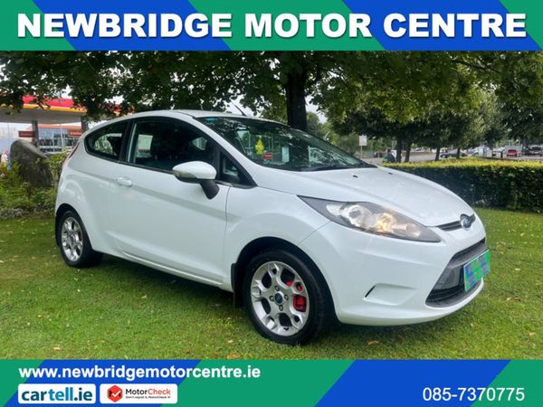 Ford Fiesta Hatchback, Petrol, 2012, White