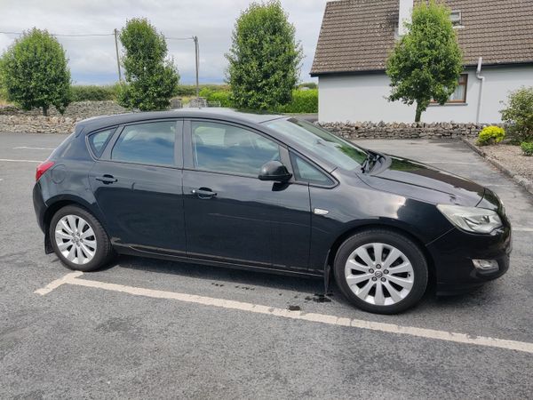 Opel Astra MPV, Diesel, 2012, Black