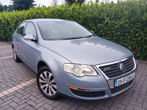 Volkswagen Passat Saloon, Diesel, 2009, Grey