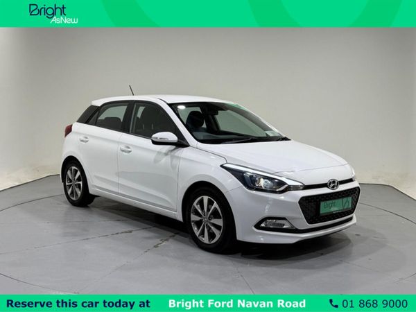 Hyundai i20 Hatchback, Petrol, 2017, White