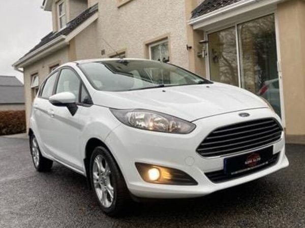 Ford Fiesta Hatchback, Petrol, 2013, White