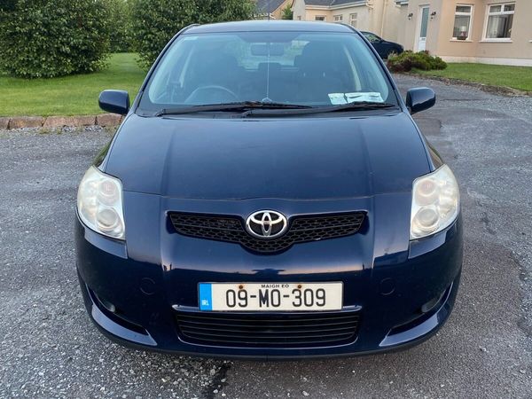 Toyota Auris Hatchback, Diesel, 2009, Blue