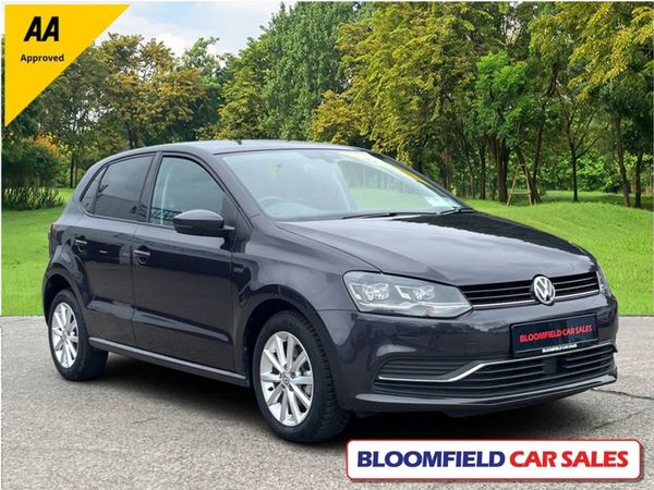 Volkswagen Polo Hatchback, Petrol, 2015, Grey