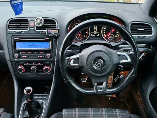 Volkswagen Golf Hatchback, Petrol, 2010, Black