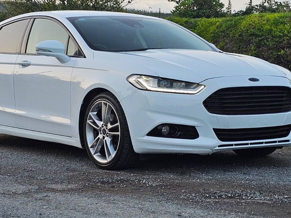 Ford Mondeo Hatchback, Diesel, 2015, White