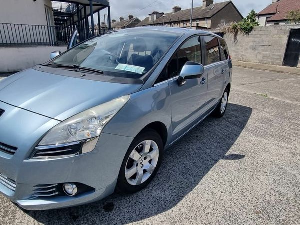 Peugeot 5008 MPV, Diesel, 2011, Blue