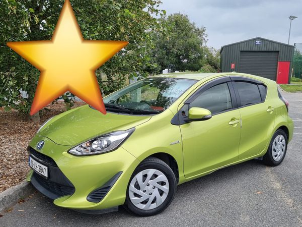 Toyota Aqua Hatchback, Petrol Hybrid, 2018, White