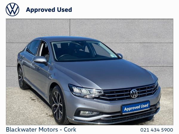 Volkswagen Passat Saloon, Petrol, 2019, Grey