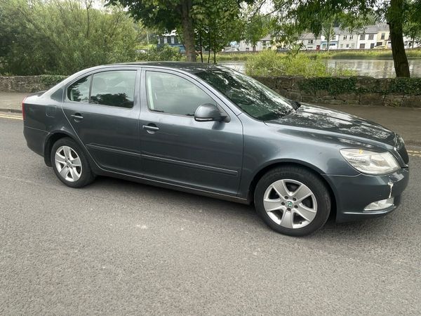 Skoda Octavia Hatchback, Diesel, 2009, Grey