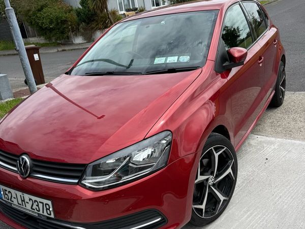 Volkswagen Polo Hatchback, Petrol, 2015, Red