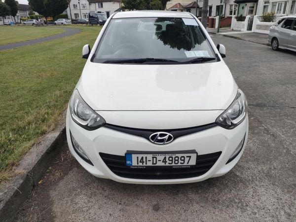 Hyundai i20 Hatchback, Petrol, 2014, White