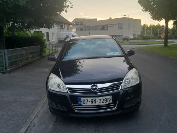 Opel Astra Hatchback, Petrol, 2007, Black