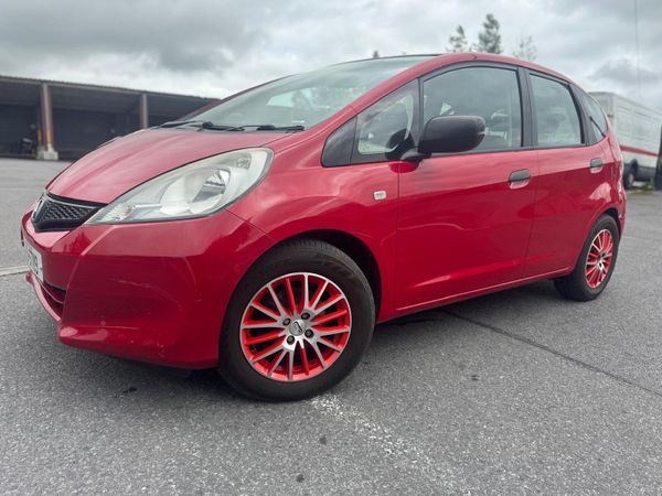 Honda Jazz Hatchback, Petrol, 2012, Red