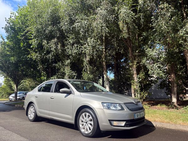 Skoda Octavia Saloon, Diesel, 2014, Beige