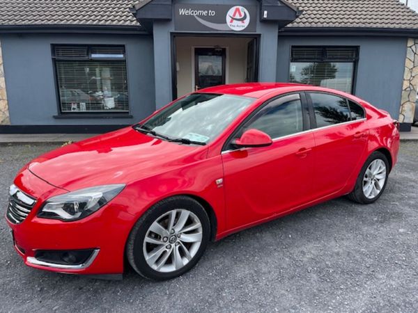 Vauxhall Insignia Hatchback, Diesel, 2015, Red