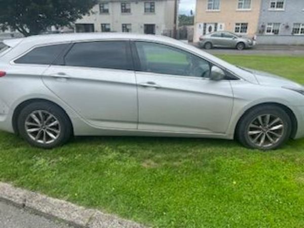 Hyundai i40 Estate, Diesel, 2016, Silver