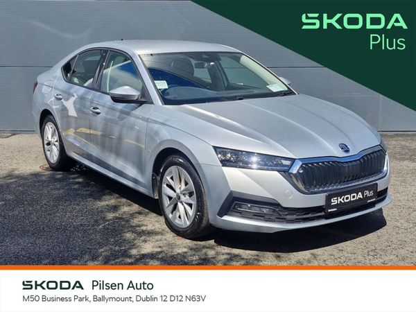 Skoda Octavia Saloon, Petrol, 2023, Silver