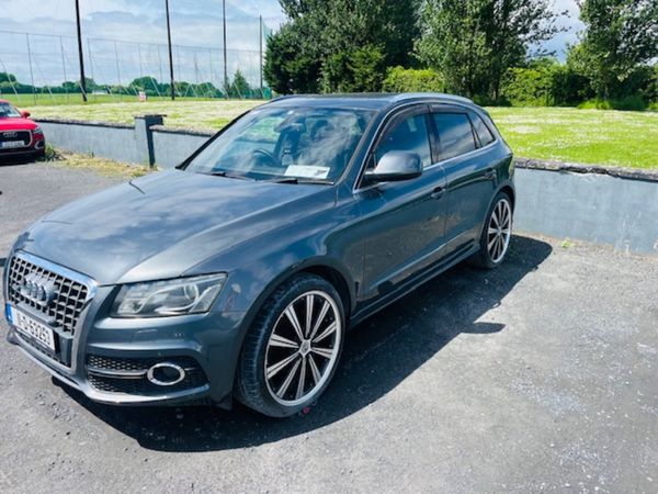 Audi Q5 SUV, Petrol, 2011, Grey