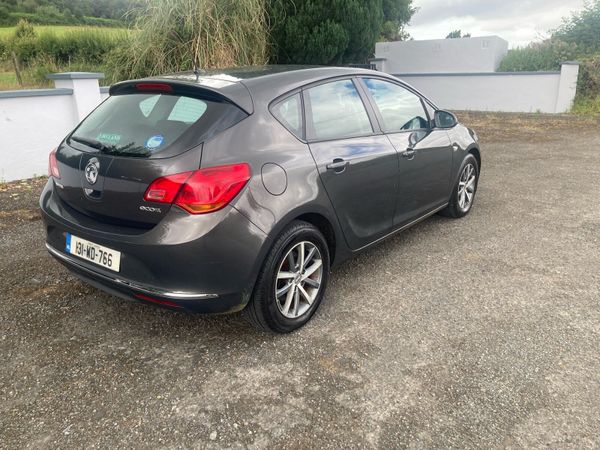 Vauxhall Astra Hatchback, Diesel, 2013, Grey