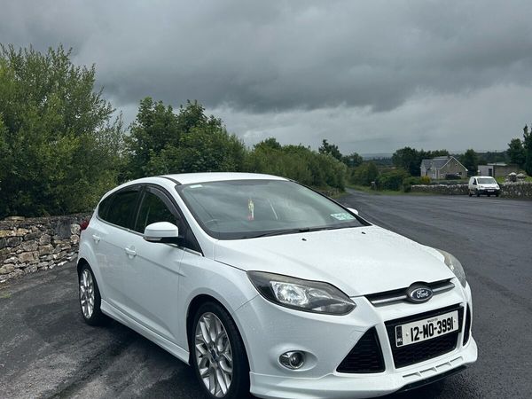 Ford Focus Hatchback, Diesel, 2012, White
