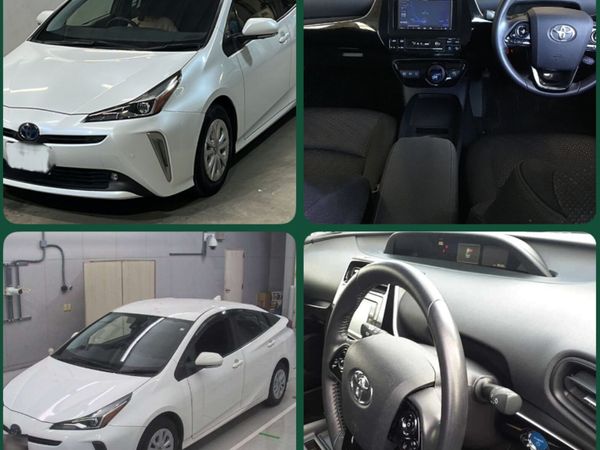 Toyota Prius Saloon, Petrol Hybrid, 2021, Silver