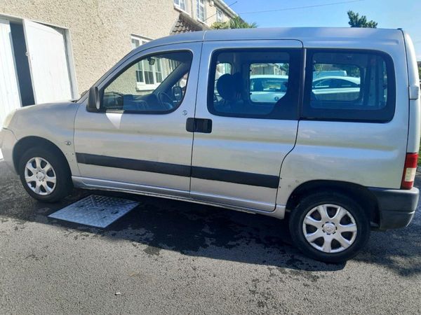 Peugeot Partner MPV, Petrol, 2009, Silver