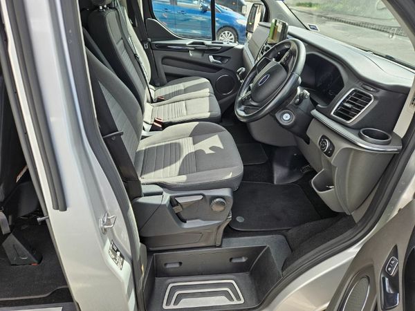 Ford Tourneo Minibus, Diesel, 2022, Silver