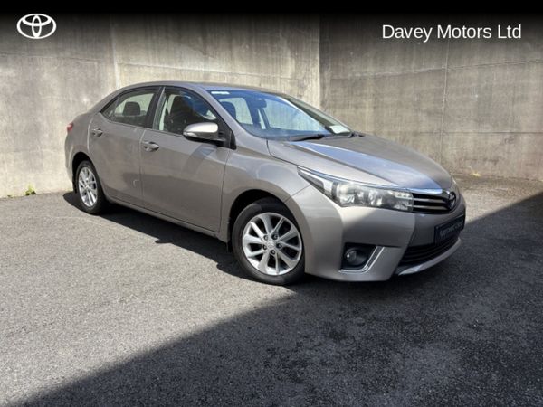 Toyota Corolla Saloon, Diesel, 2014, Bronze
