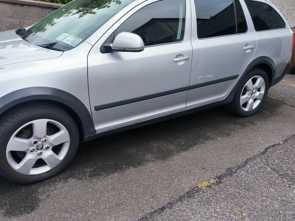 Skoda Octavia Estate, Diesel, 2012, Silver