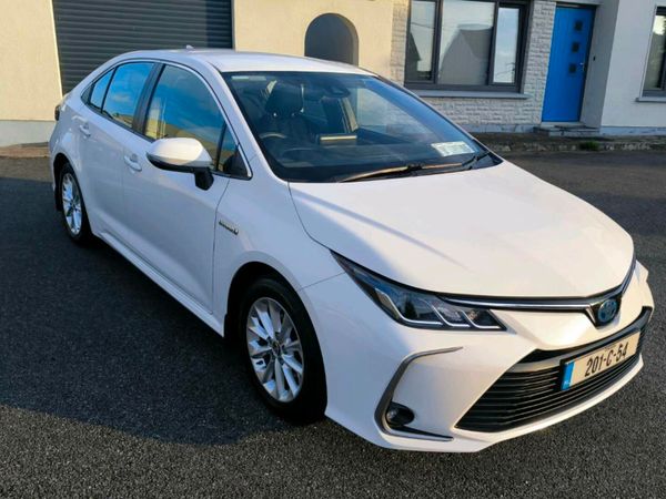 Toyota Corolla Saloon, Petrol Hybrid, 2020, White