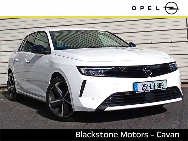 Opel Astra Hatchback, Petrol, 2025, White