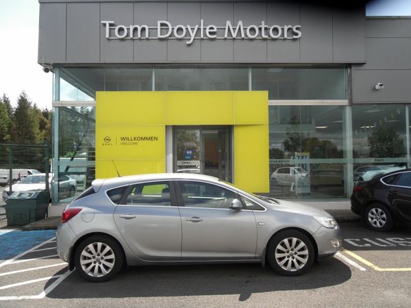 Opel Astra Hatchback, Diesel, 2011, Silver