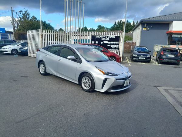 Toyota Prius Hatchback, Petrol Hybrid, 2019, Silver