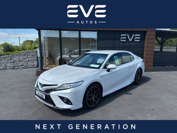 Toyota Camry Saloon, Petrol Hybrid, 2019, White
