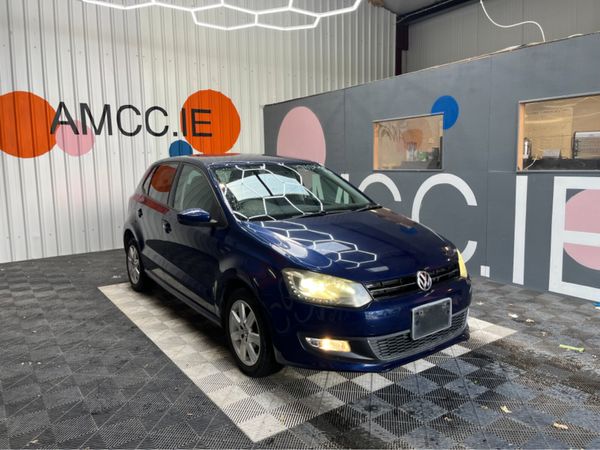 Volkswagen Polo Hatchback, Petrol, 2014, Blue