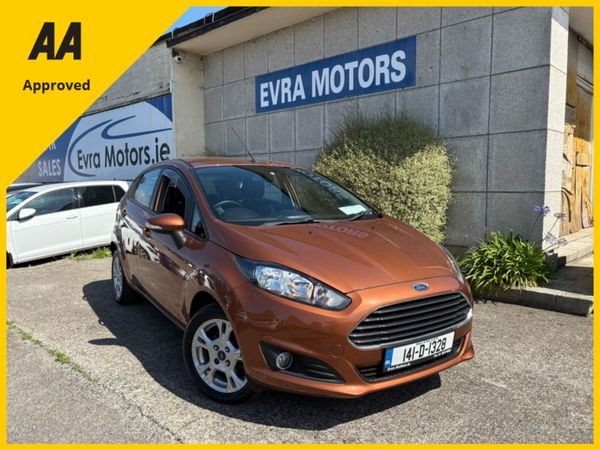 Ford Fiesta Hatchback, Petrol, 2014, Gold