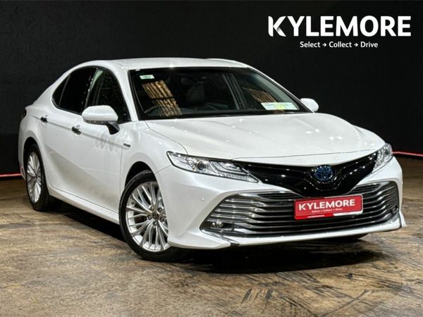 Toyota Camry Saloon, Petrol Hybrid, 2020, White
