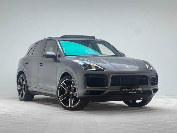 Porsche Cayenne SUV, Hybrid, 2020, Grey