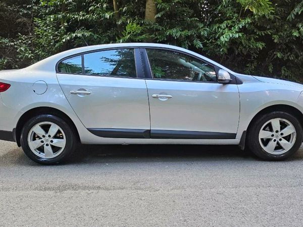 Renault Fluence Saloon, Diesel, 2012, Silver
