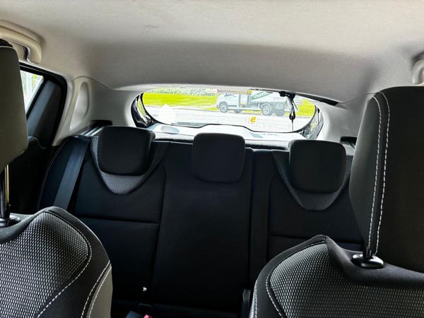 Renault Clio Hatchback, Petrol, 2016, Black